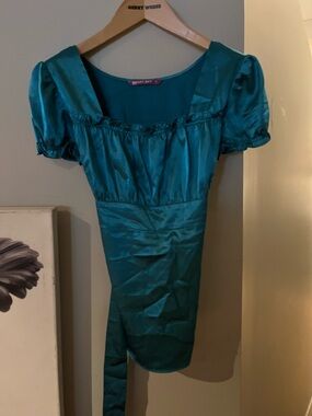 Smart Set Teal Satin Puff-Sleeve Top